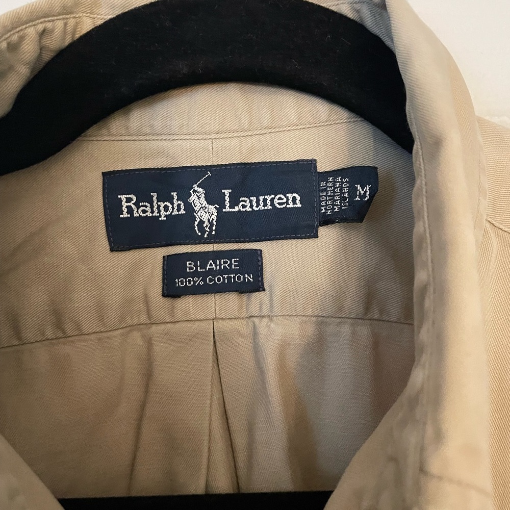 Brand new condition short sleeve Ralph Lauren button down shirt.